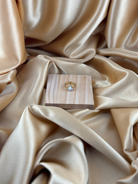 Bague “Trèfle De Perle »